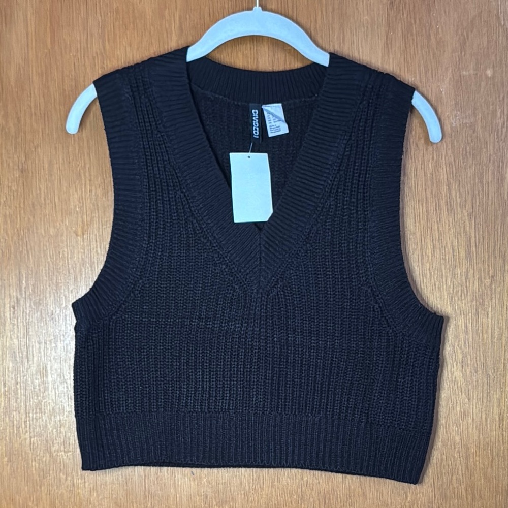 NWT H&M Divided Black Knit Vest